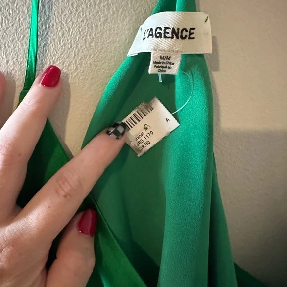 NWT L'AGENCE Kylee Racerback Silk Tank Top Blouse Size Medium Green - Picture 8 of 9